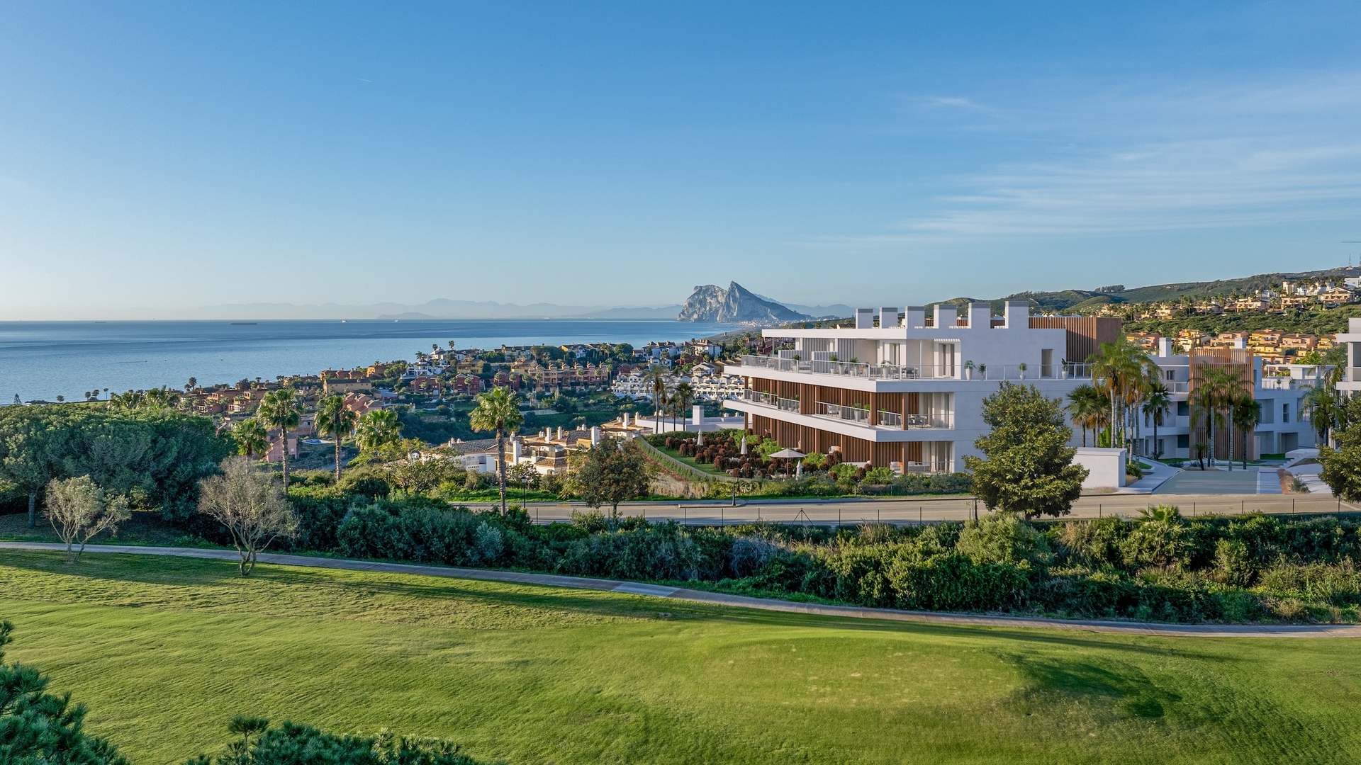 Byty s výhledem na moře a Gibraltar u golfu v La Alcaidesa