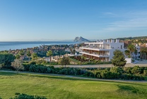 Apartments overlooking the sea and Gibraltar next to the golf course in La Alcaidesa